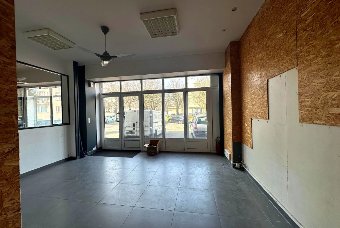 Local commercial de 69m² à Le Pecq proche RER et commerces 