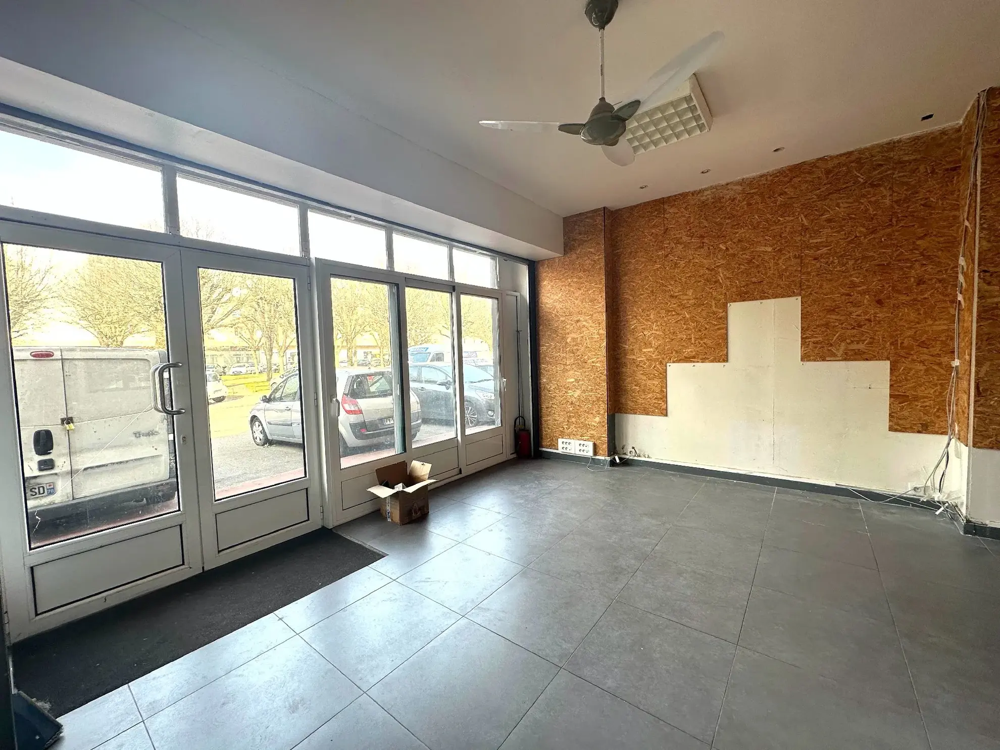 Local commercial de 69m² à Le Pecq proche RER et commerces 