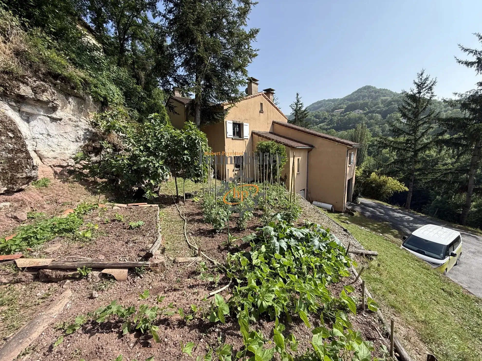Maison contemporaine à Saint Affrique avec grand terrain et vue campagne 