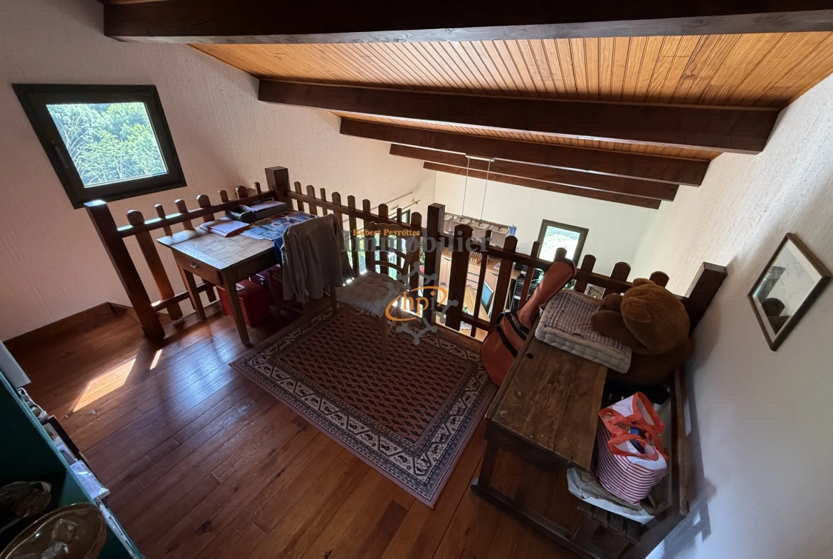 Maison contemporaine à Saint Affrique avec grand terrain et vue campagne 