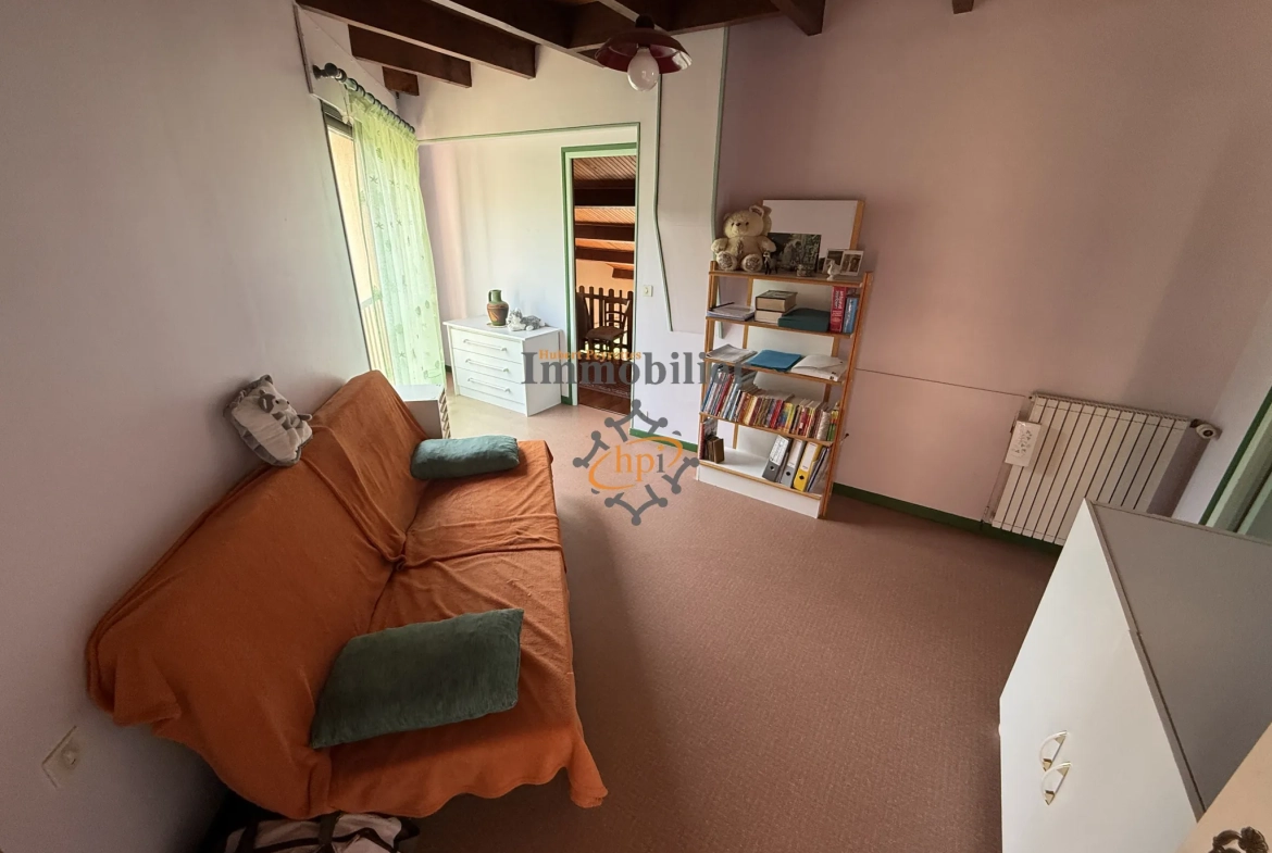 Maison contemporaine à Saint Affrique avec grand terrain et vue campagne 