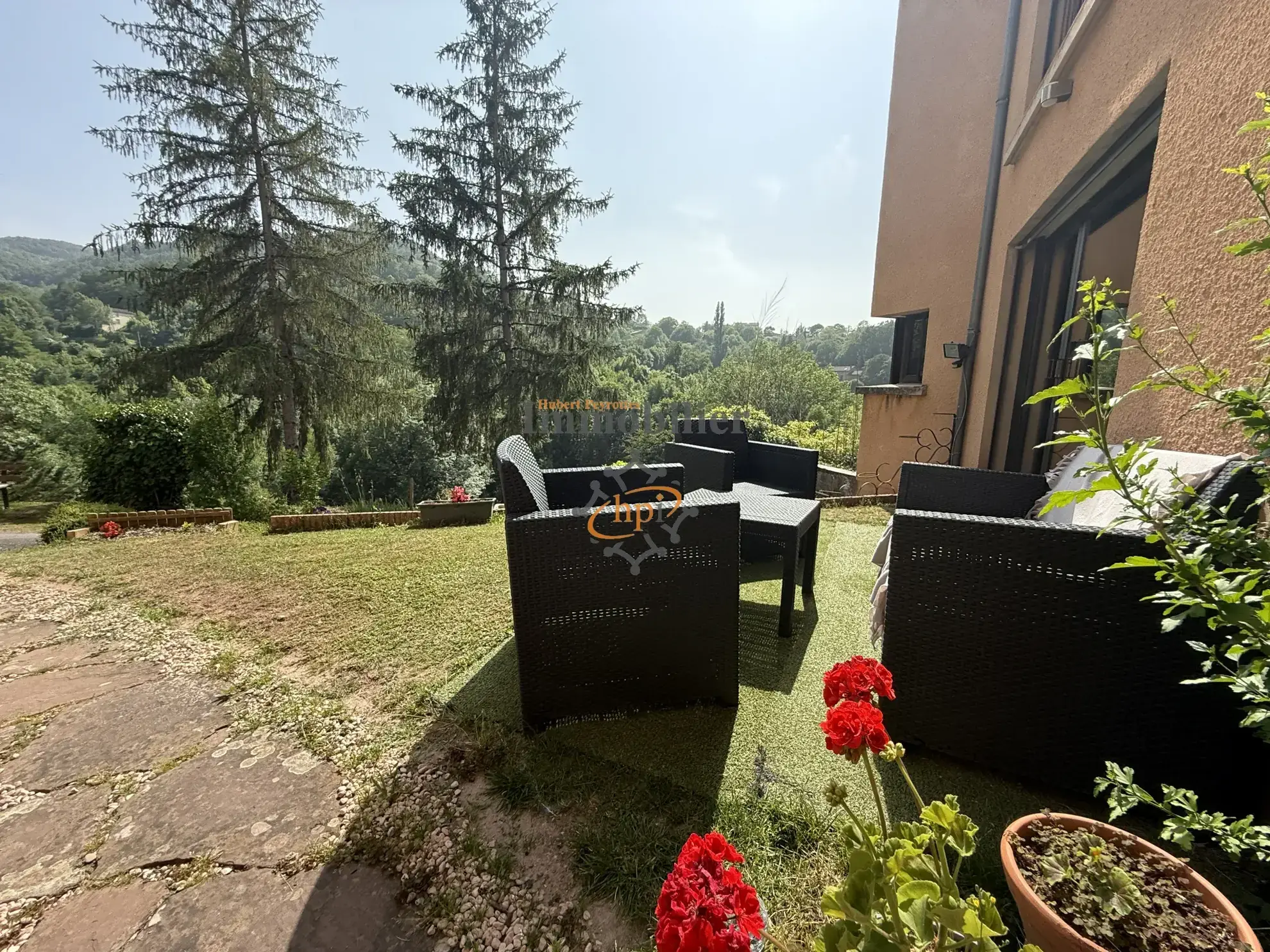 Maison contemporaine à Saint Affrique avec grand terrain et vue campagne 