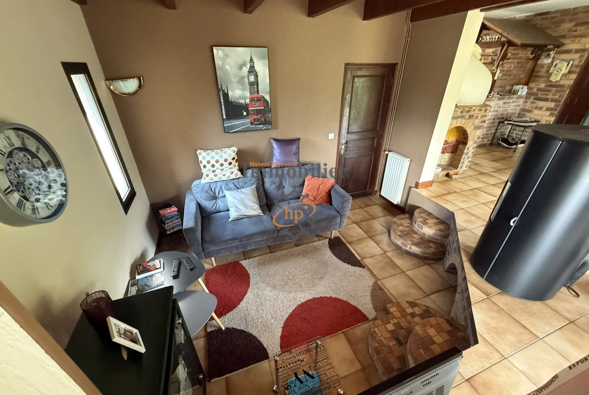 Maison contemporaine à Saint Affrique avec grand terrain et vue campagne 