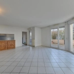 Appartement T5 avec grande terrasse, garage et cave à Échirolles près de Grenoble