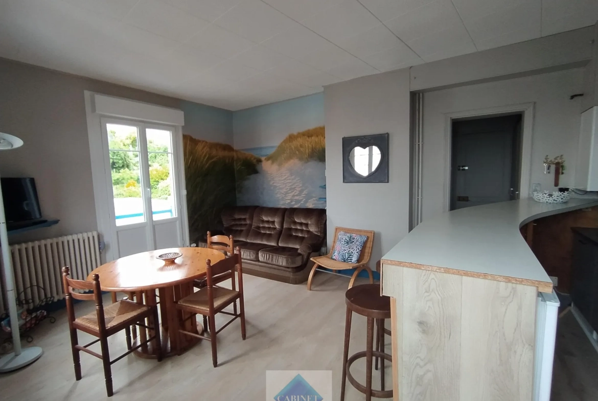 Appartement lumineux avec vue latérale sur la mer à Ault 