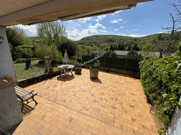 Maison en pierre avec jardin et dépendances à Mirepoix, Quercorb