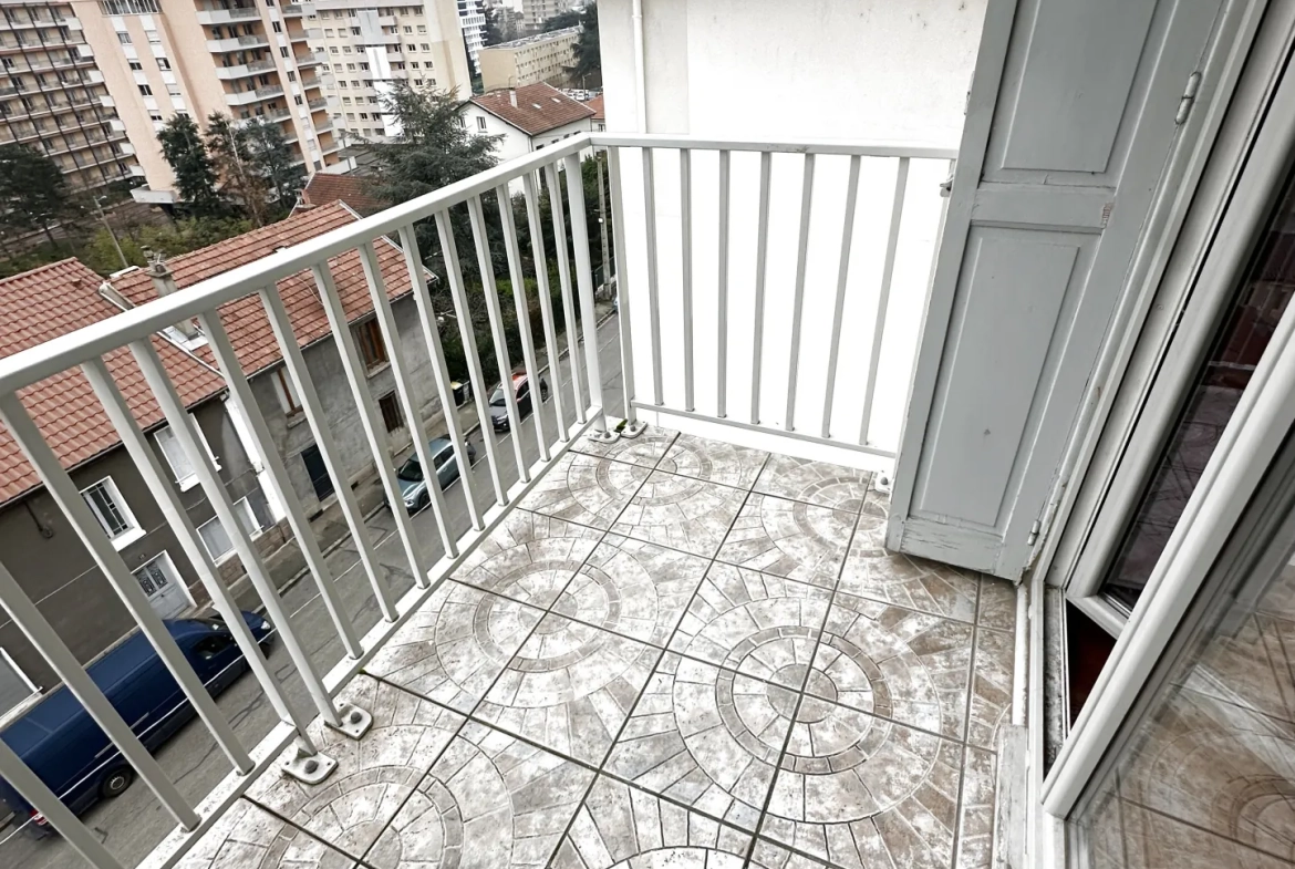À vendre appartement T3 lumineux de 71,18 m² à Saint-Étienne Montaud 