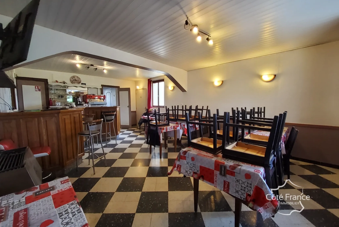 Ensemble immobilier avec fort potentiel à Neuville-Lez-Beaulieu (08) 