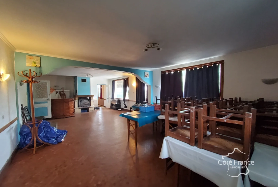 Ensemble immobilier avec fort potentiel à Neuville-Lez-Beaulieu (08) 