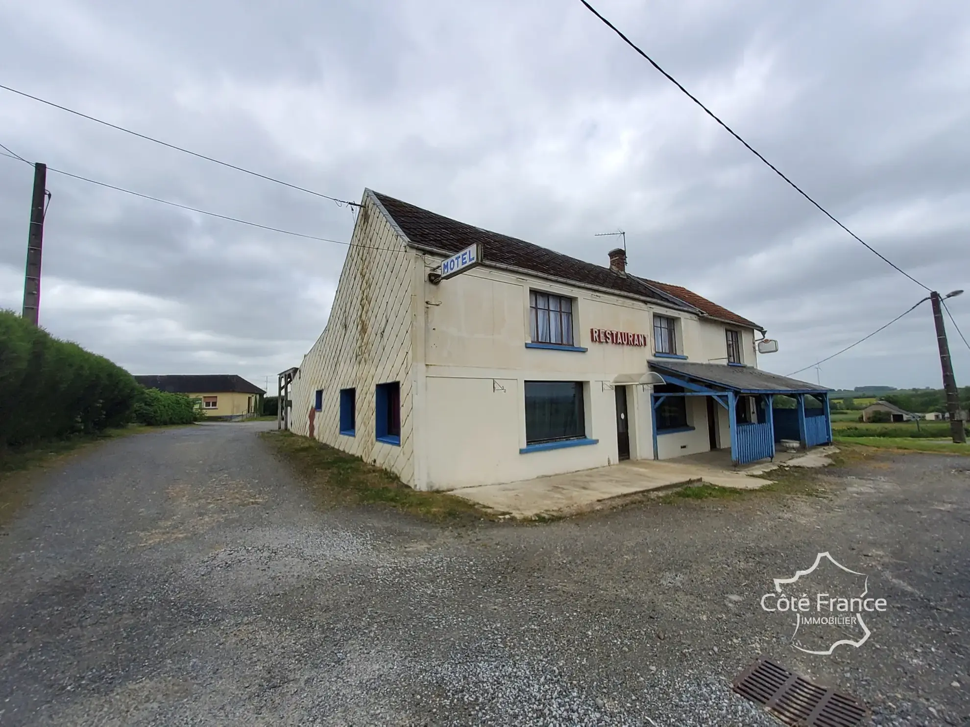 Ensemble immobilier avec fort potentiel à Neuville-Lez-Beaulieu (08) 