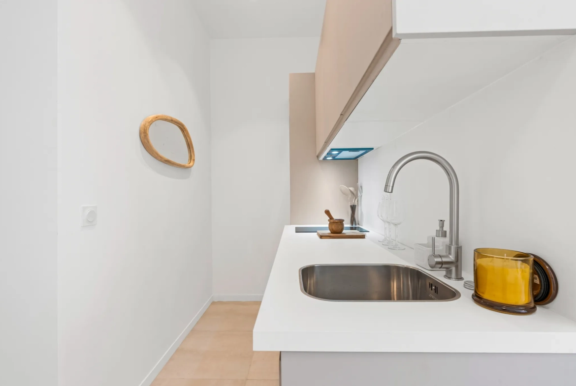 Appartement 2 pièces rénové à Nice proche coulée verte et Carabacel 