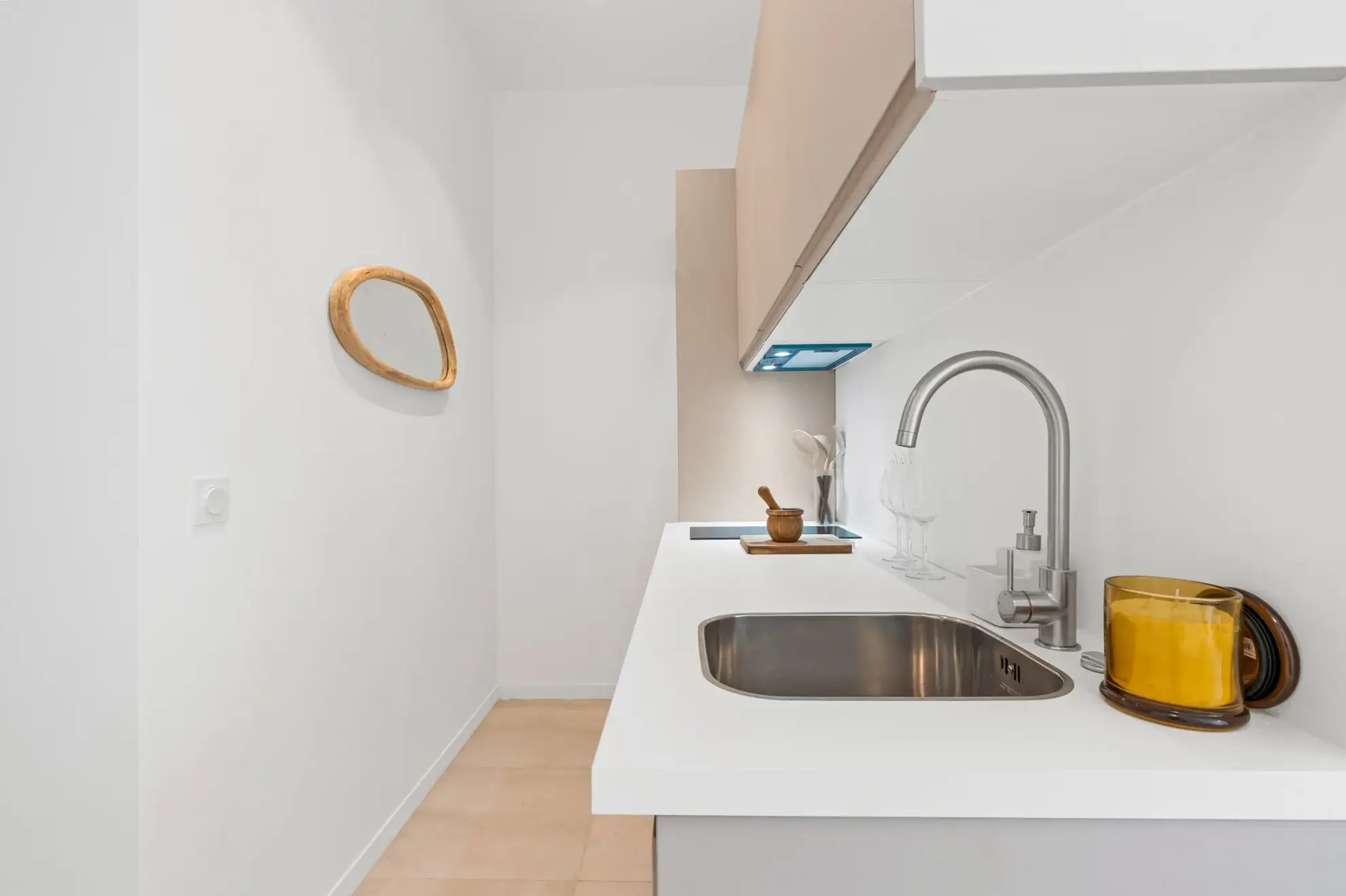 Appartement 2 pièces rénové à Nice proche coulée verte et Carabacel 