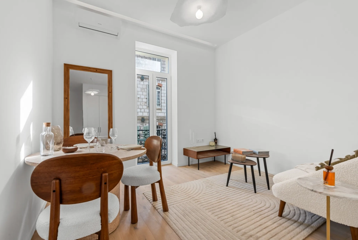 Appartement 2 pièces rénové à Nice proche coulée verte et Carabacel 