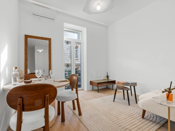 Appartement 2 pièces rénové à Nice proche coulée verte et Carabacel
