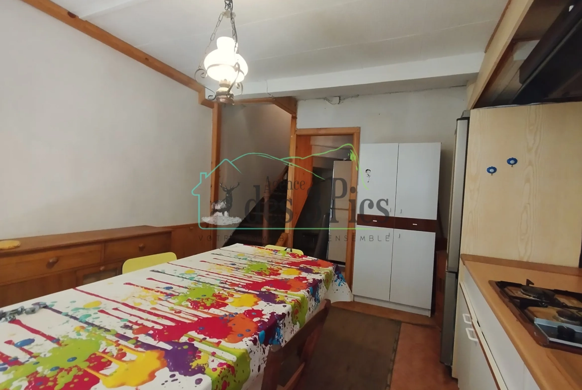 Maison T3 à rénover avec grange à Seix, idéal premier achat ou investissement saisonnier 