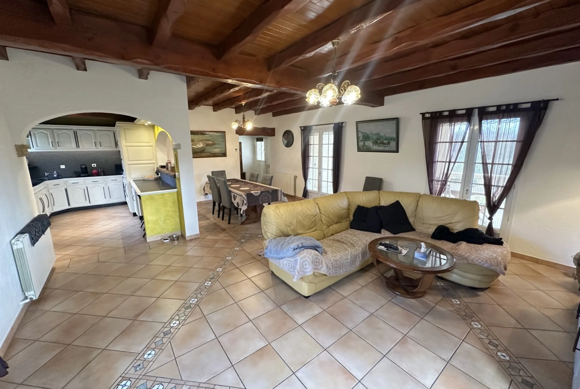 Maison 4 chambres à Cocumont avec piscine et vue sur la vallée 