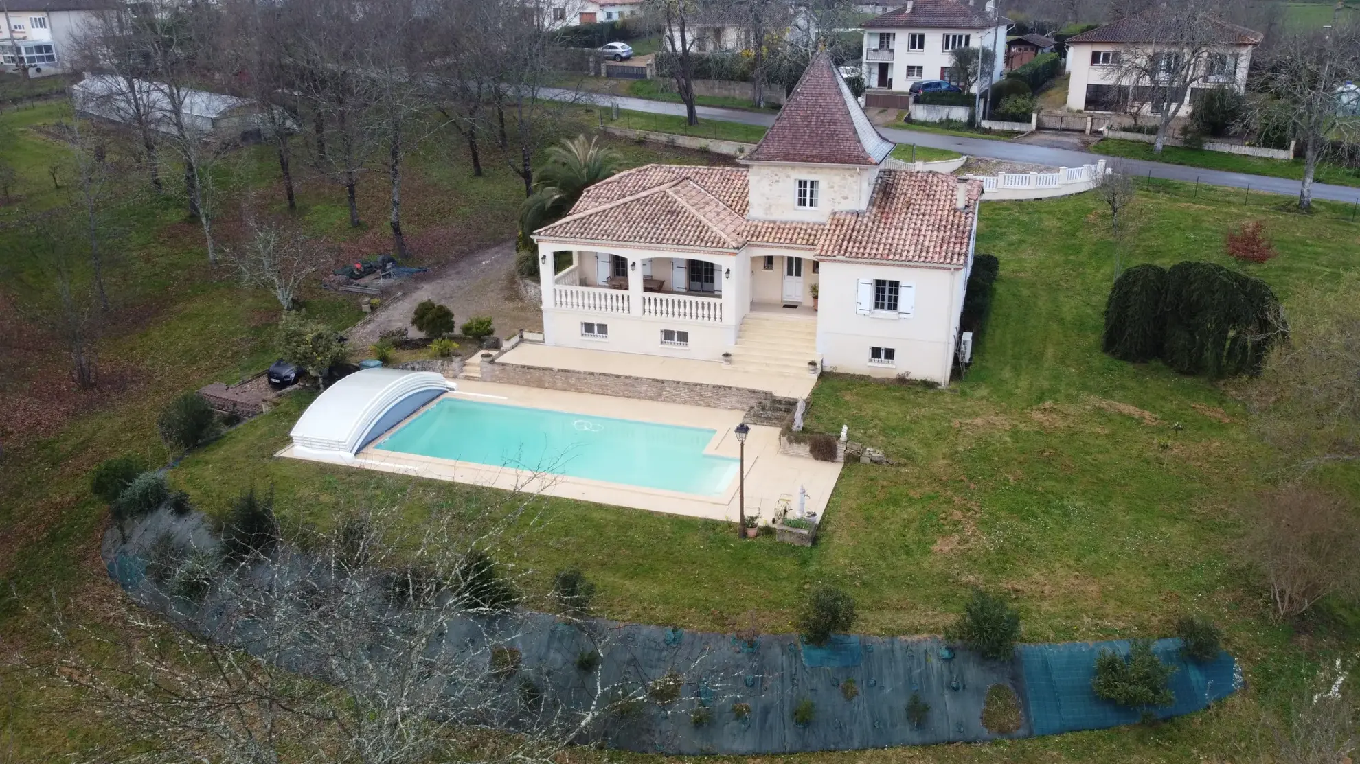Maison 4 chambres à Cocumont avec piscine et vue sur la vallée 