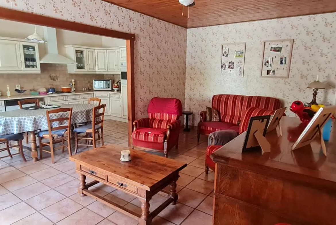 Maison familiale à vendre près de Ste Hermine - 167 m² avec jardin et dépendances 