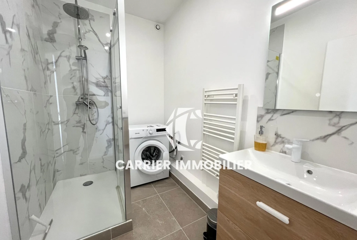 Appartement T2 rénové avec vue exceptionnelle sur le Rhône à Caluire-et-Cuire 