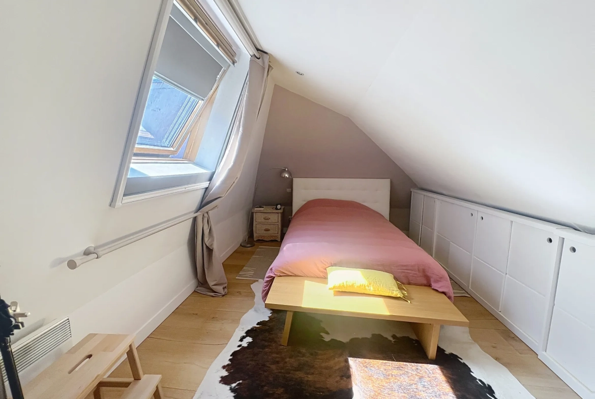 Loft à vendre à Tourcoing avec 2 chambres, terrasse et parking - Emplacement idéal 
