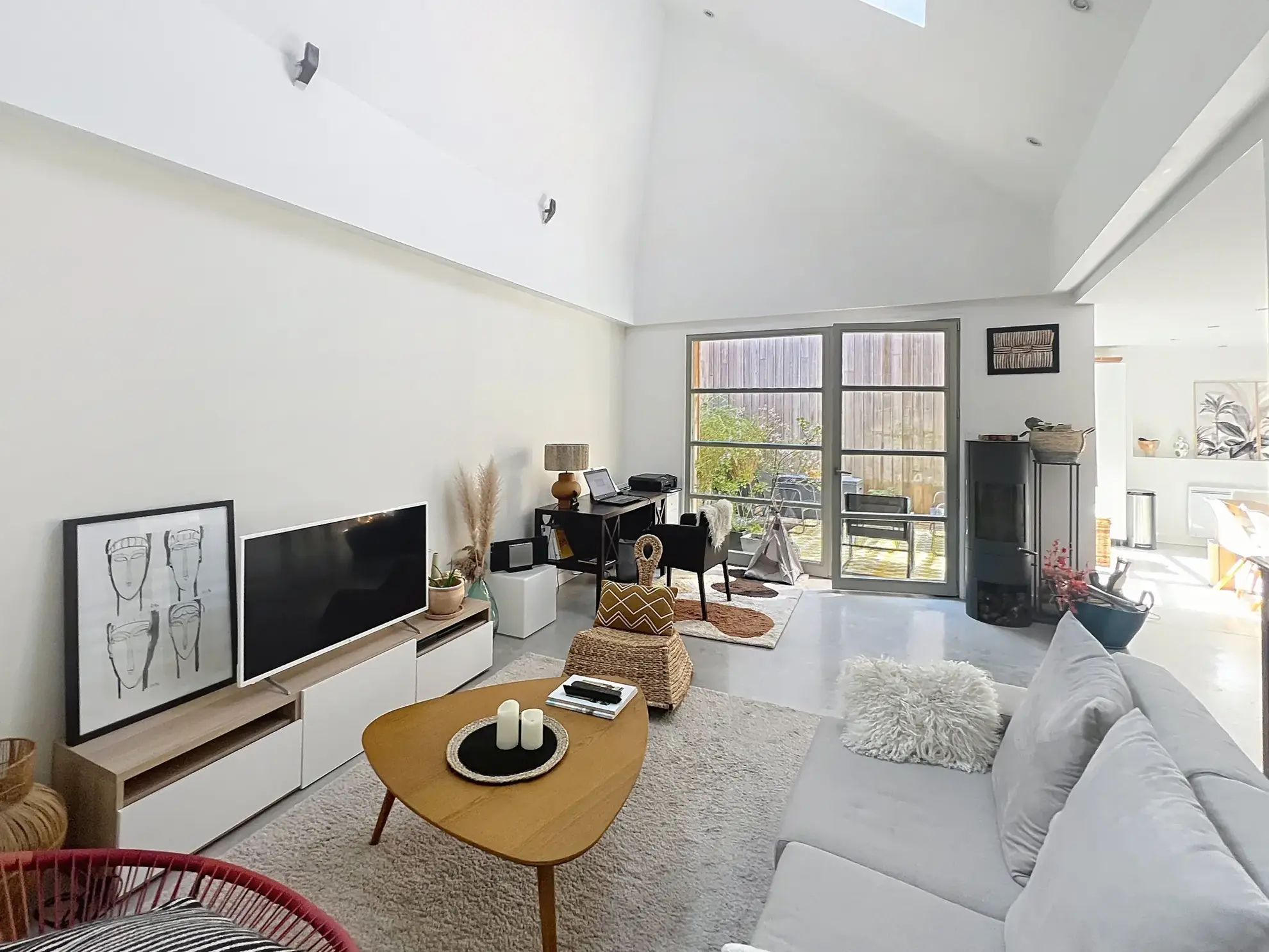 Loft à vendre à Tourcoing avec 2 chambres, terrasse et parking - Emplacement idéal 