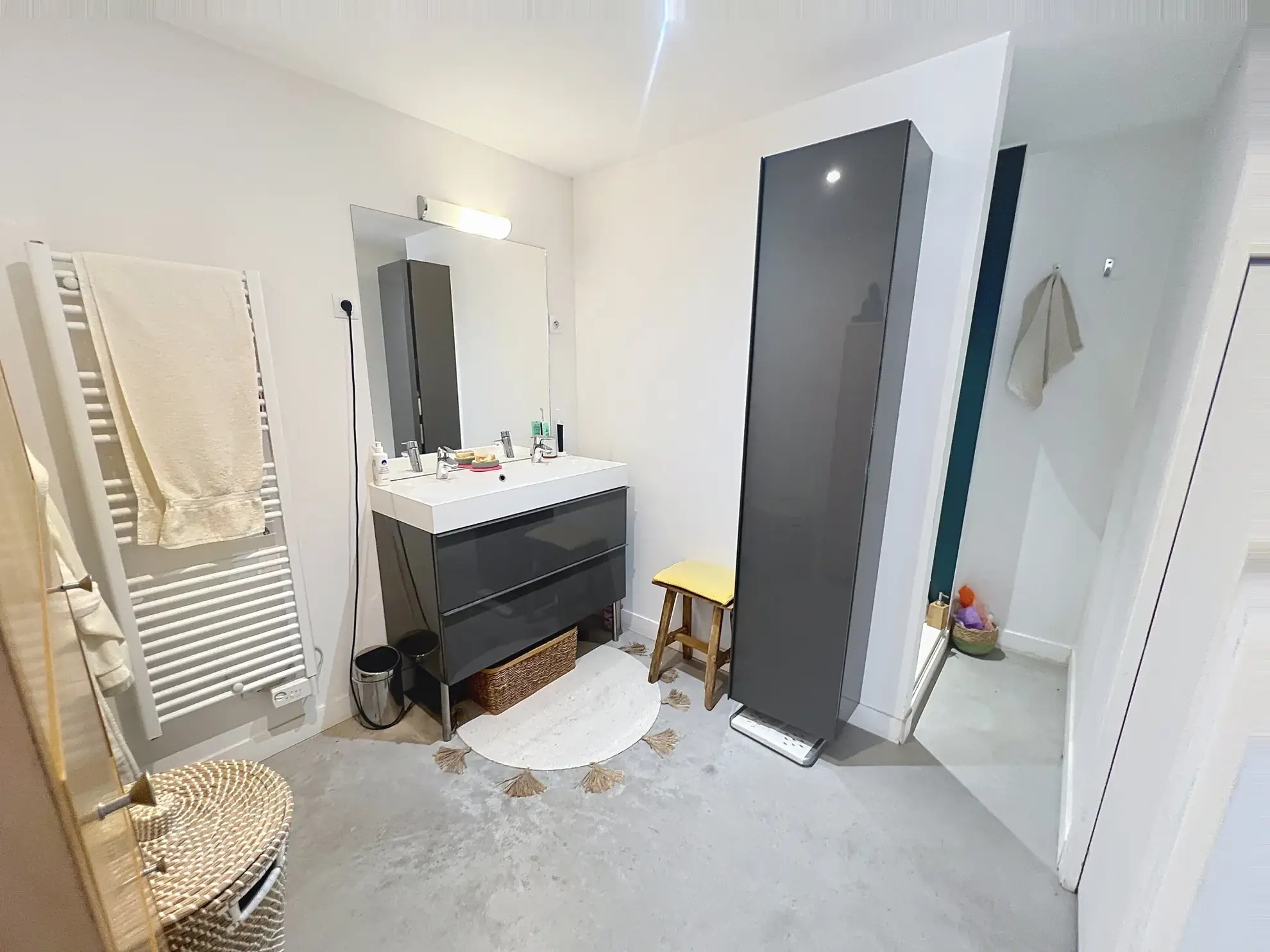 Loft à vendre à Tourcoing avec 2 chambres, terrasse et parking - Emplacement idéal 