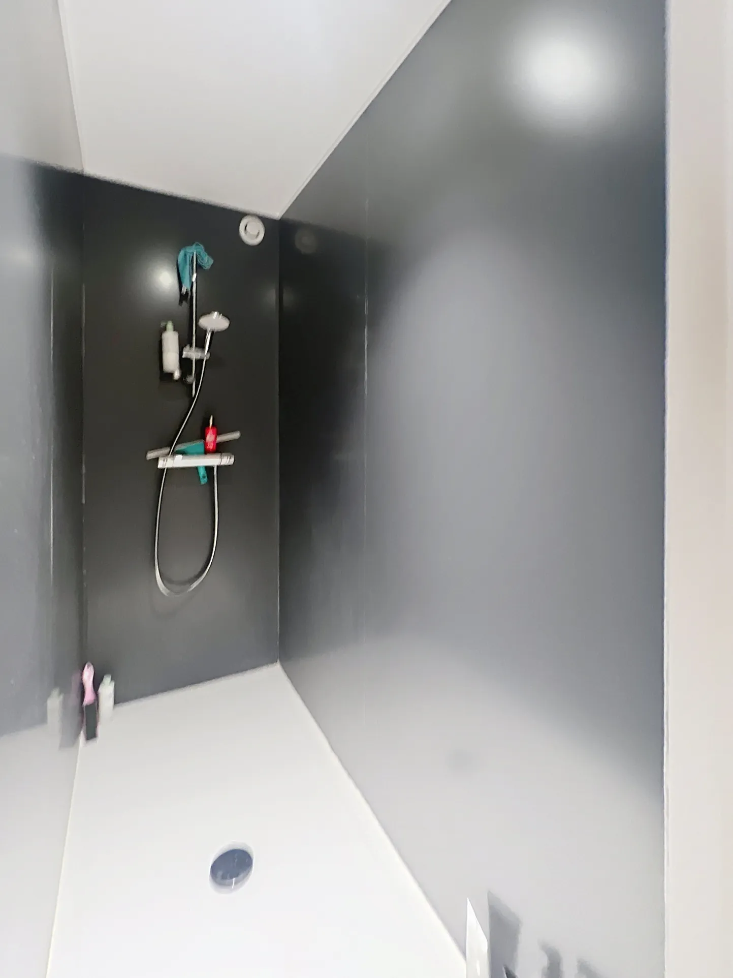 Loft à vendre à Tourcoing avec 2 chambres, terrasse et parking - Emplacement idéal 