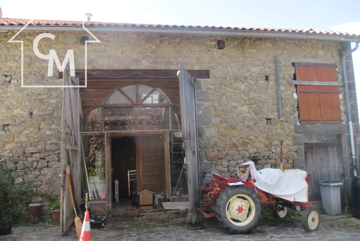 Maison à rénover en cours de finition à Val-doire-et-Gartempe (87320), potentiel de 7 pièces 
