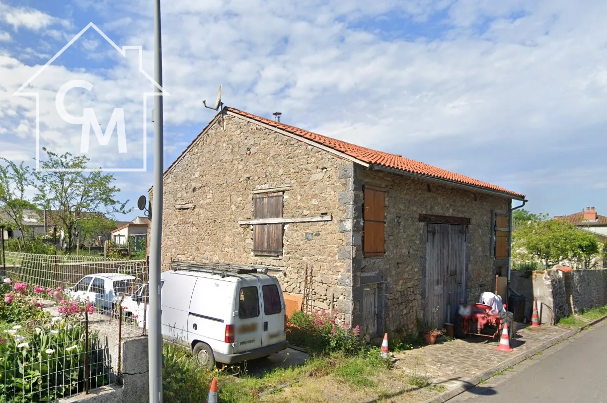Maison à rénover en cours de finition à Val-doire-et-Gartempe (87320), potentiel de 7 pièces 