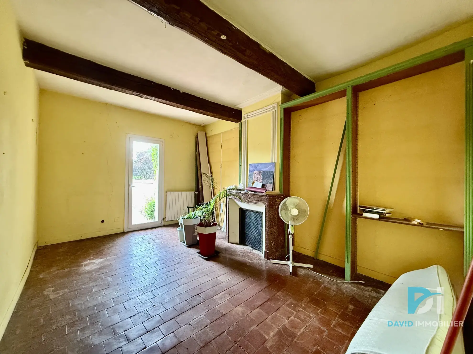 Maison vigneronne à Saint-Thibéry avec garage, terrasses et potentiel d’aménagement 