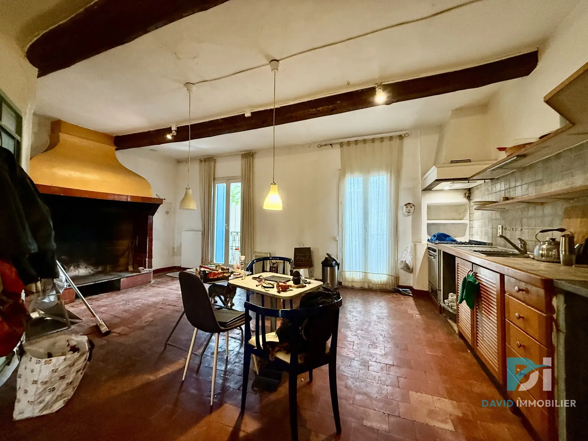 Maison vigneronne à Saint-Thibéry avec garage, terrasses et potentiel d’aménagement 