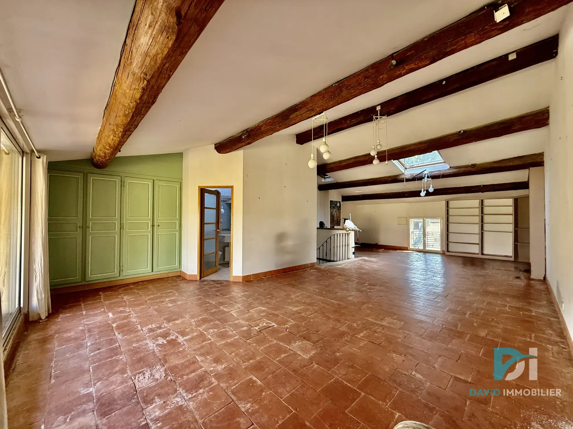 Maison vigneronne à Saint-Thibéry avec garage, terrasses et potentiel d’aménagement 