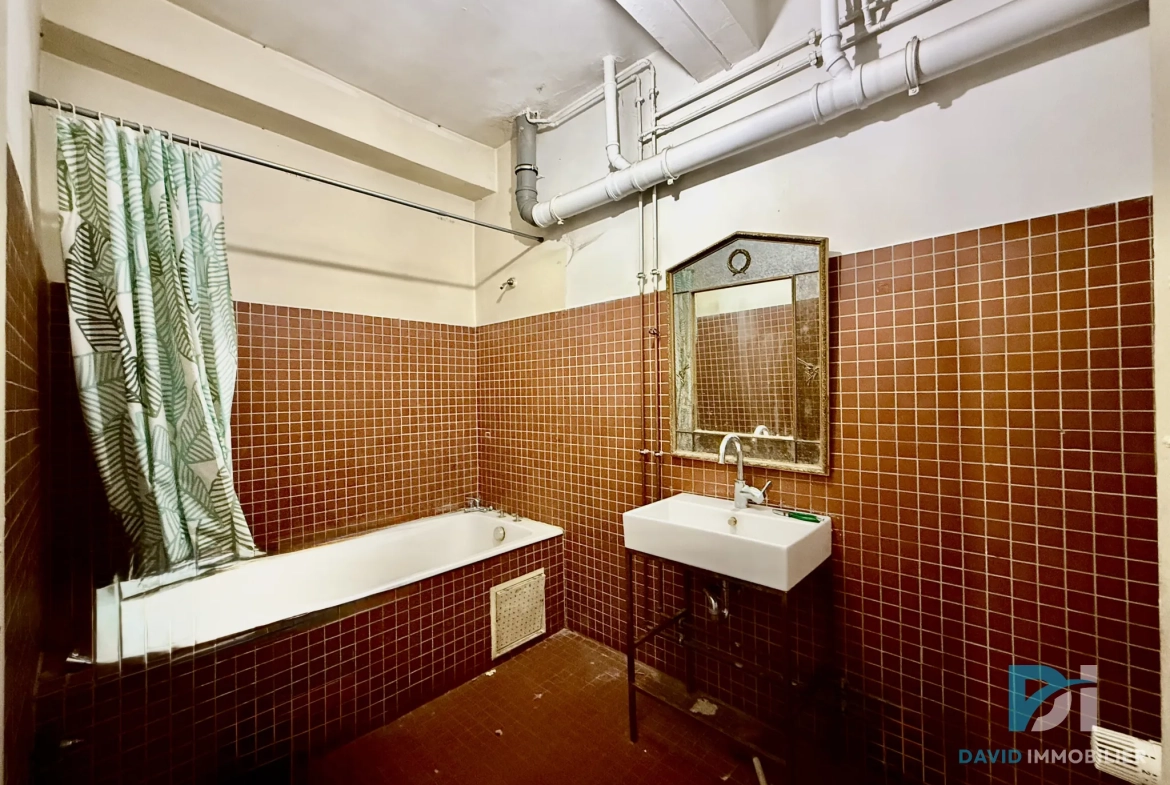 Maison vigneronne à Saint-Thibéry avec garage, terrasses et potentiel d’aménagement 
