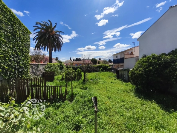Terrain constructible de 199 m² à Bages, idéal pour votre maison