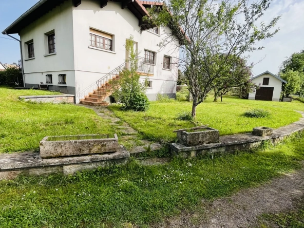 Maison individuelle lumineuse de 120 m2 avec dépendance à Lure