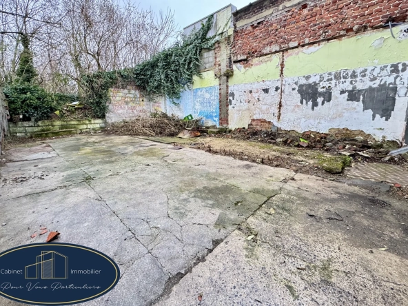 Maison semi-individuelle à Anzin avec gros potentiel, 184 m², cour et cave 