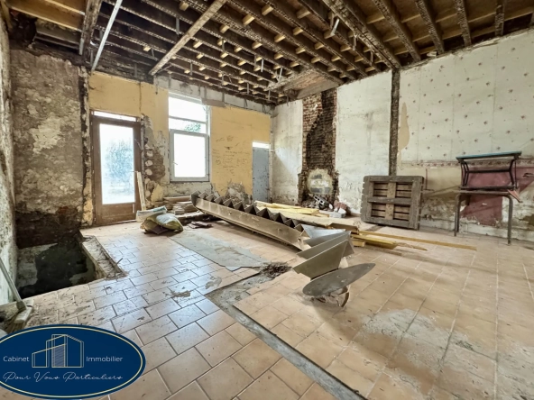 Maison semi-individuelle à Anzin avec gros potentiel, 184 m², cour et cave 