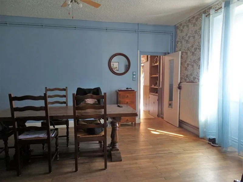 Maison avec dépendances à Le Donjon, environnement calme 