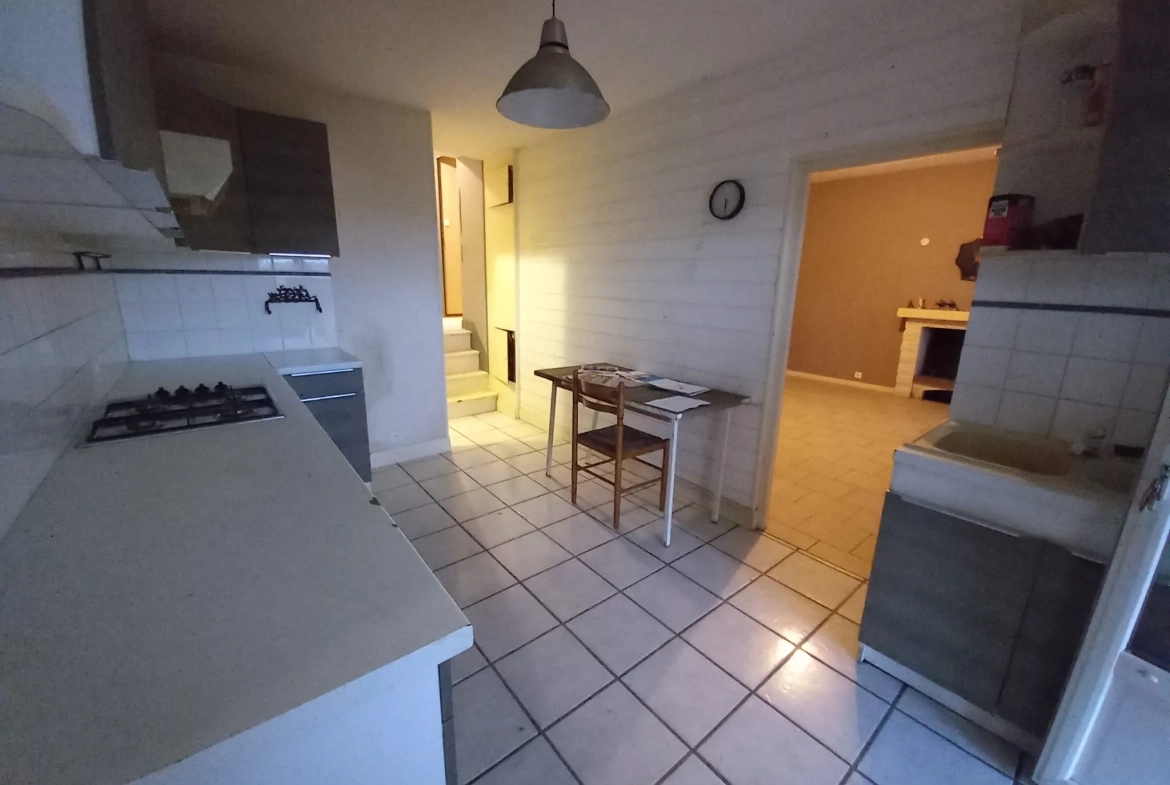 Maison en pierre avec 3 chambres à Guérigny – Proche forêt et commodités 
