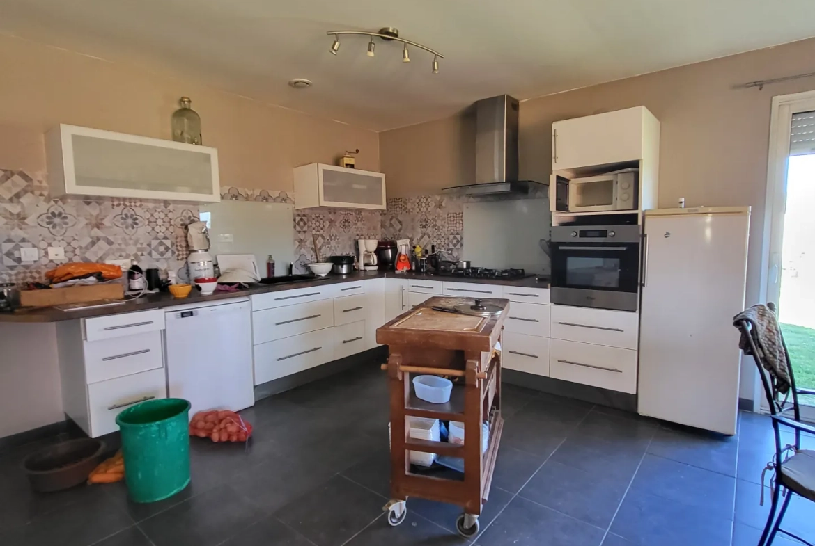 Charmante maison de plain-pied avec 3 chambres à Castelnaud-la-Chapelle 
