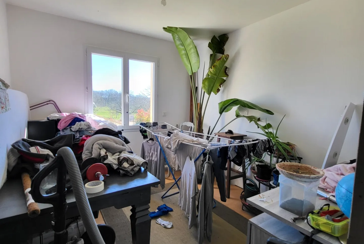 Charmante maison de plain-pied avec 3 chambres à Castelnaud-la-Chapelle 