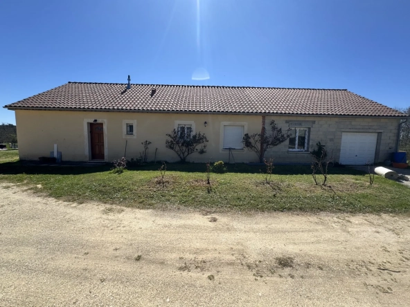 Charmante maison de plain-pied avec 3 chambres à Castelnaud-la-Chapelle