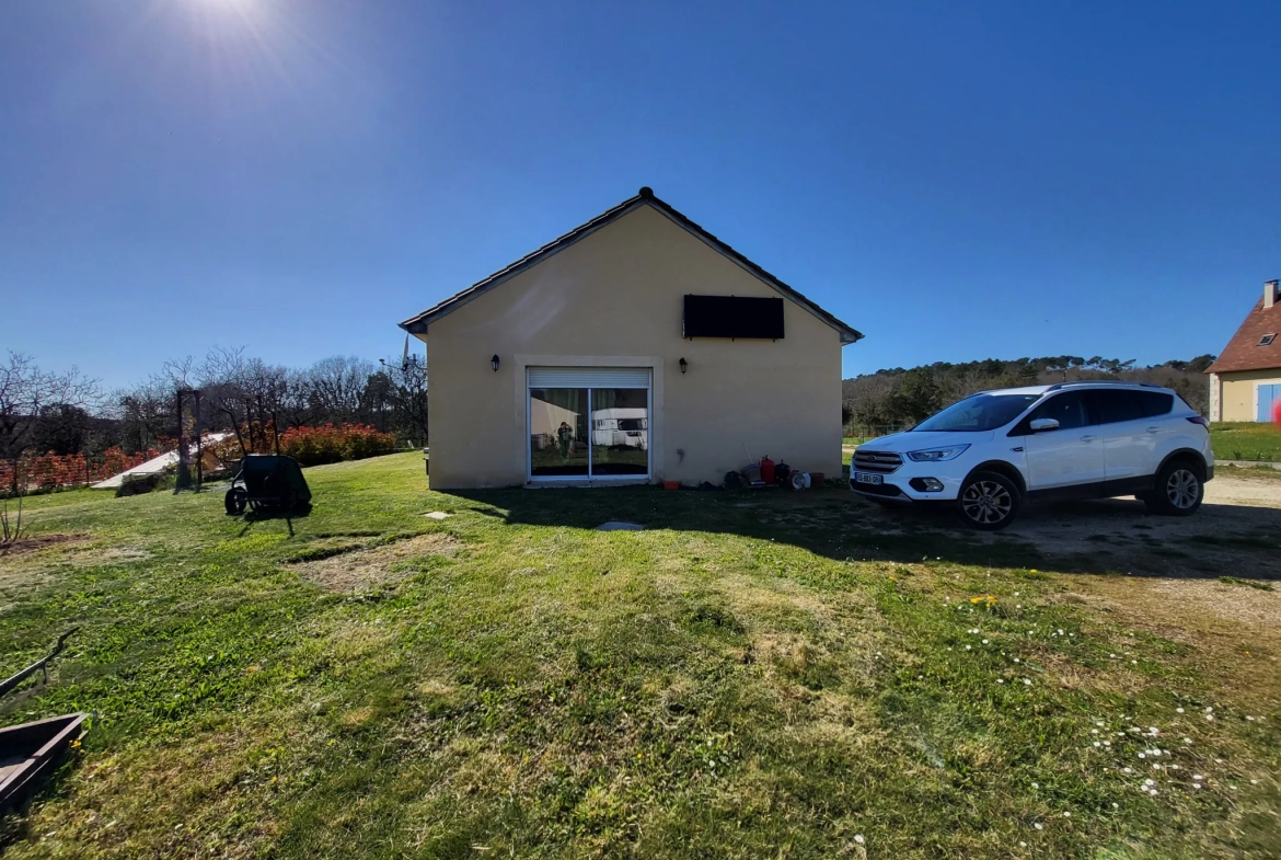 Charmante maison de plain-pied avec 3 chambres à Castelnaud-la-Chapelle 