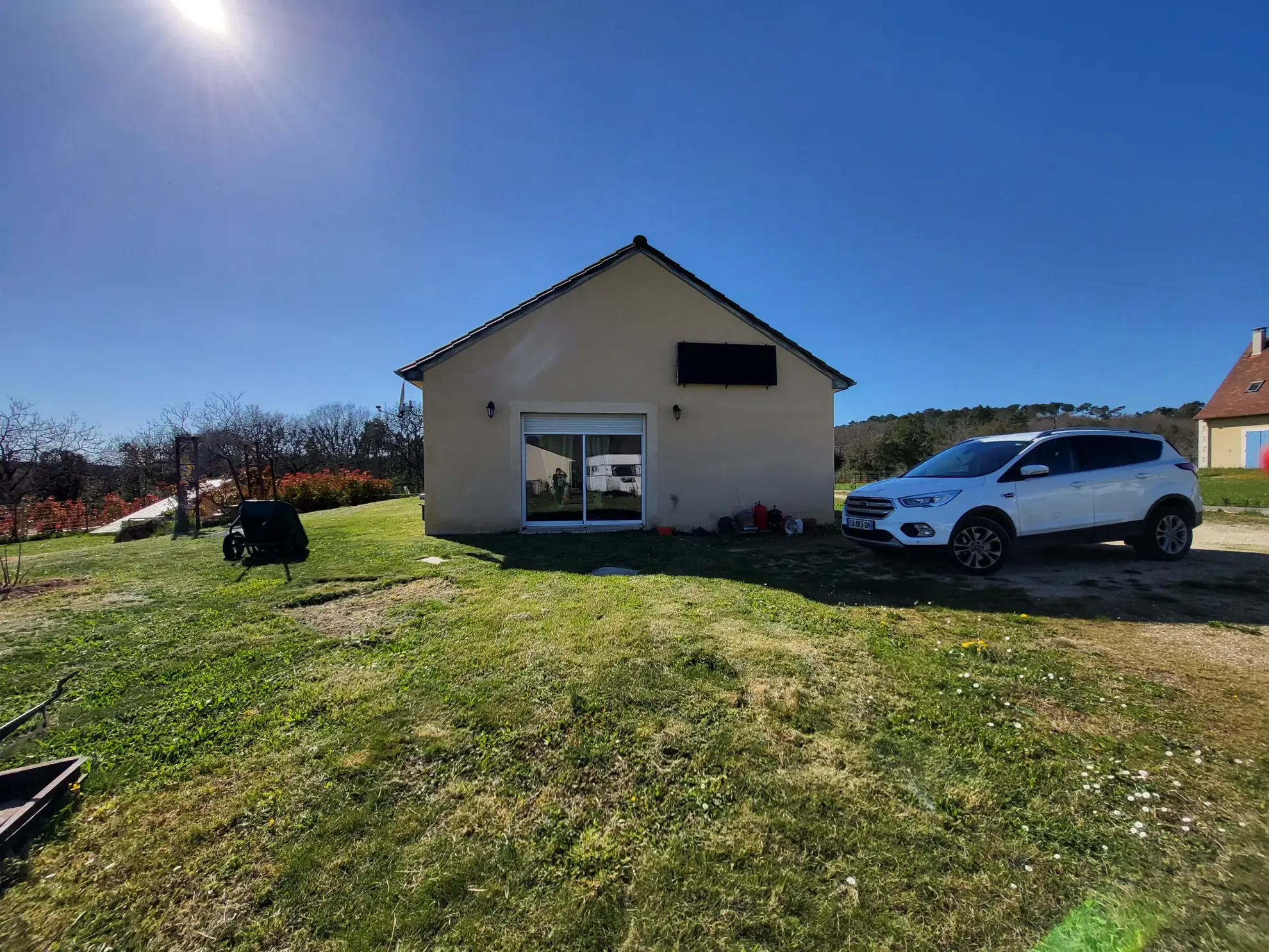 Charmante maison de plain-pied avec 3 chambres à Castelnaud-la-Chapelle 