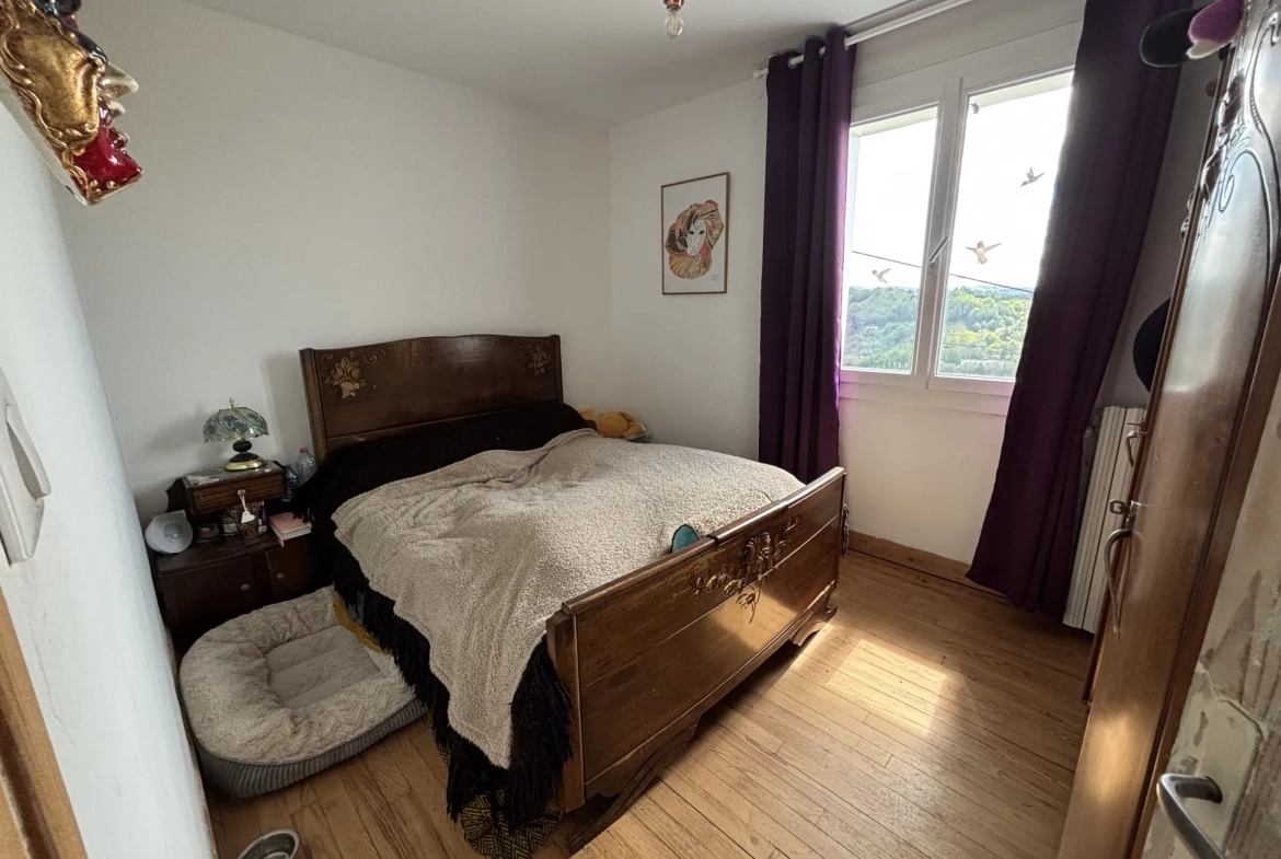 Maison de plain-pied à Tulle avec studio, jardin et potentiel de rénovation 