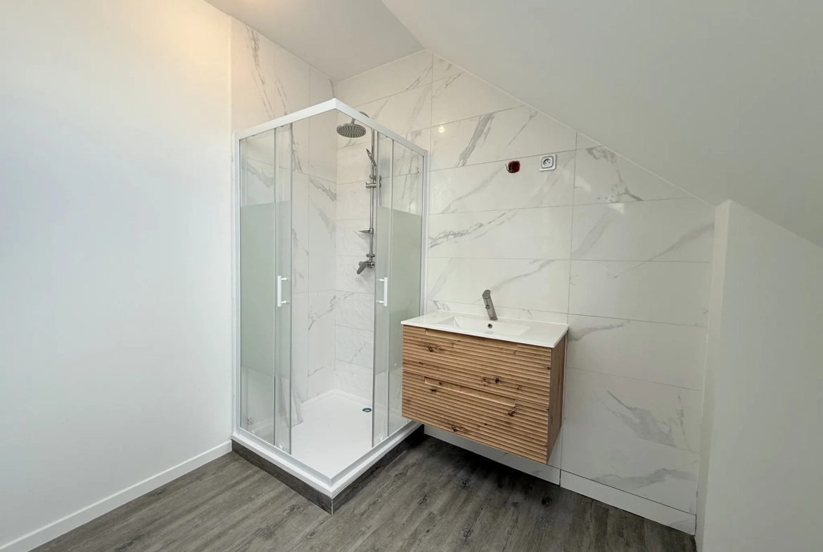 Maison individuelle de 85 m² avec 4 chambres à Vierzon, secteur calme 