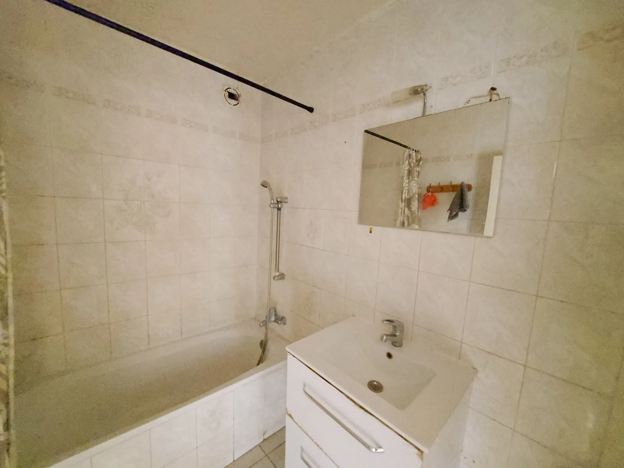 Appartement T4 de 85 m² au dernier étage avec balcon à Mantes-La-Jolie 