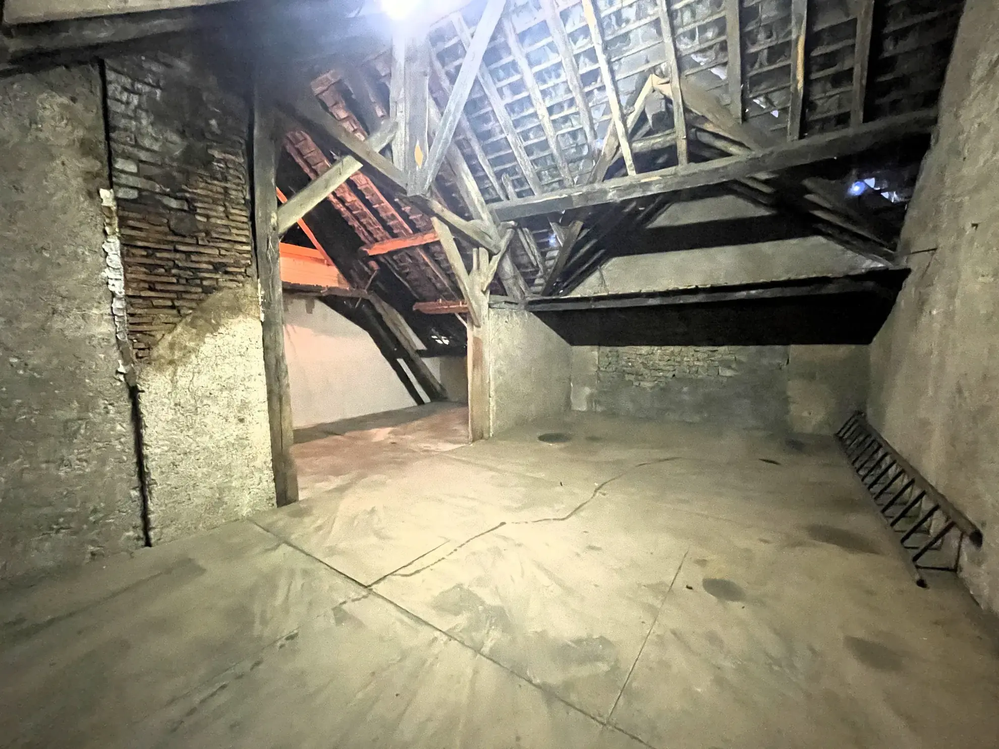 Maison de plain-pied à Prémery de 114 m² avec 4 chambres et garage 