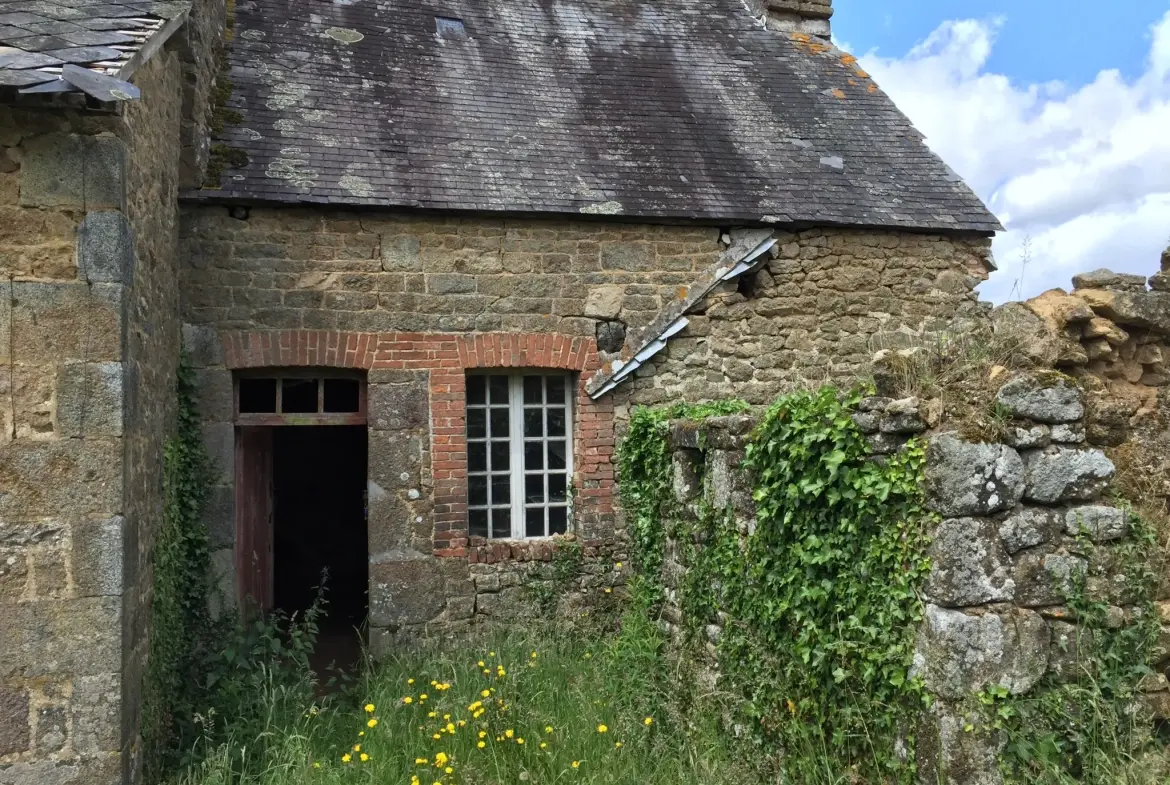 Maison en pierre à vendre à Sainte Marguerite de Carrouges – Terrain 655 m² 
