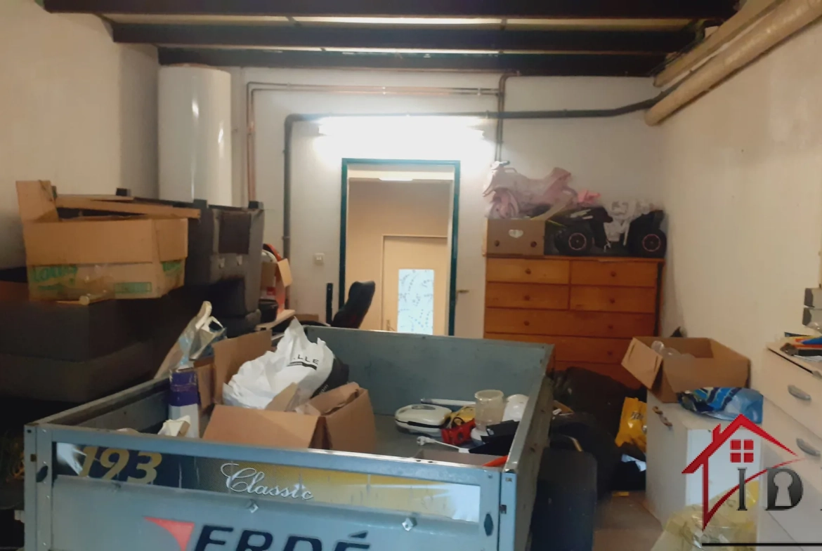 À vendre maison en pierre de 120 m² à Bussières Les Belmont avec garage et terrain 